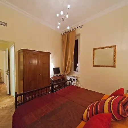 Gloria'S House In Rome Couette-café 2*